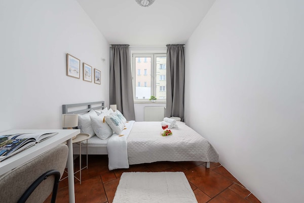 Foto van Verblijf in Warschau vlakbij winkels - Vakantiehuis in Warszawa - BedRoom