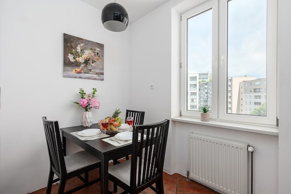Foto van Verblijf in Warschau vlakbij winkels - Vakantiehuis in Warszawa - DiningRoom