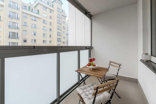Foto van Verblijf in Warschau vlakbij winkels - Vakantiehuis in Warszawa - TerraceBalcony