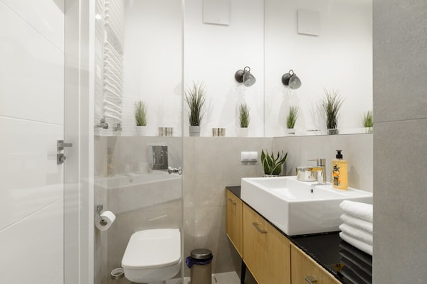 Foto van Rustig appartement met garage - Vakantiehuis in Warszawa 2 - BathRoom