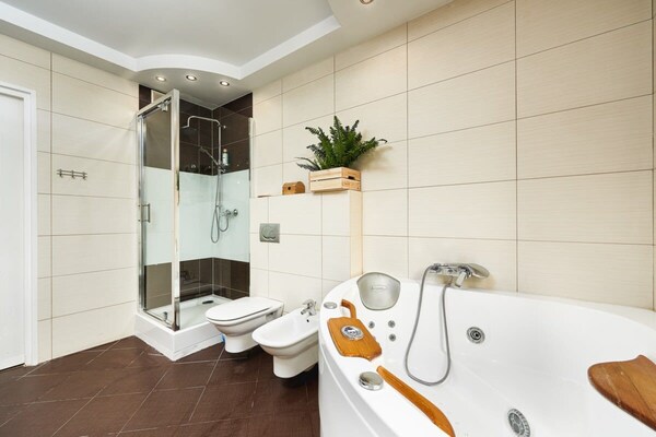 Foto van Woning in Warschau nabij het centrum - Vakantiehuis in Warszawa 2 - BathRoom