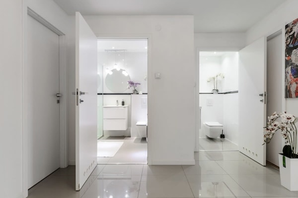 Foto van Ruim appartement in het centrum van Warschau - Vakantiehuis in Warszawa 2 - BathRoom