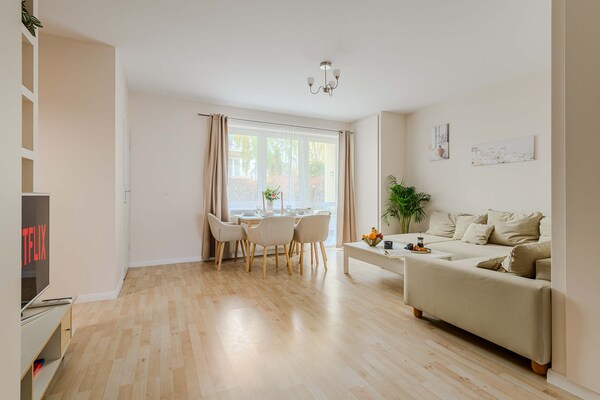Foto van Woning in Warschau nabij het centrum - Vakantiehuis in Warszawa - DiningRoom