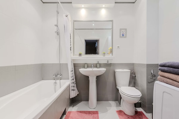 Foto van Woning in Warschau nabij het centrum - Vakantiehuis in Warszawa - BathRoom