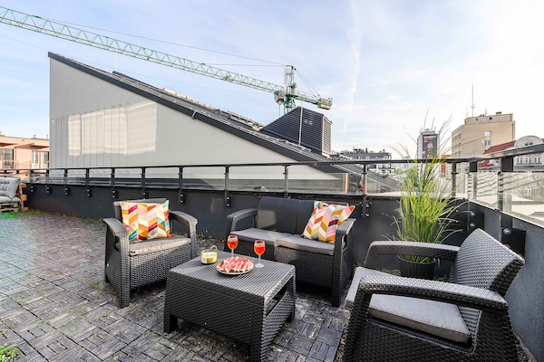 Foto van Warschau-appartement vlakbij Praga Park - Vakantiehuis in Warszawa 2 - TerraceBalcony