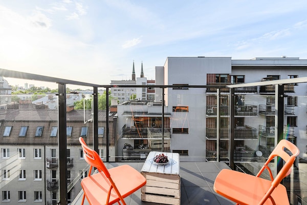 Foto van Warschau-appartement vlakbij Praga Park - Vakantiehuis in Warszawa 2 - TerraceBalcony