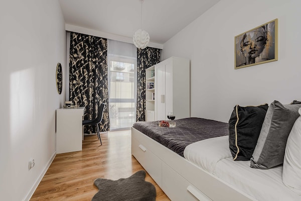 Foto van Mooi appartement met garage - Vakantiehuis in Łódź - BedRoom