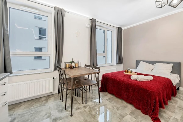 Foto van Verblijf met gratis parkeergelegenheid - Vakantiehuis in Łódź - BedRoom