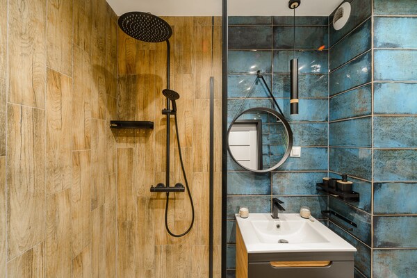 Foto van Mansion Haven in Lannilis voor 8 - Vakantiehuis in Łódź - BathRoom