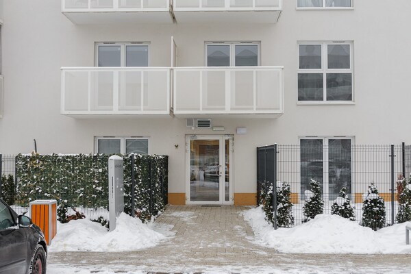 Foto van Mansion Haven in Lannilis voor 8 - Vakantiehuis in Łódź - ExteriorWinter