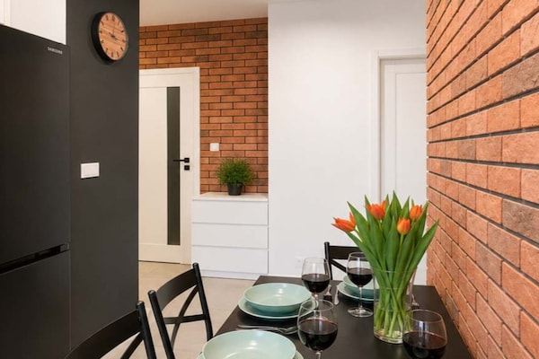 Foto van Moderne romantische burgervakantie - Vakantiehuis in Łódź - DiningRoom
