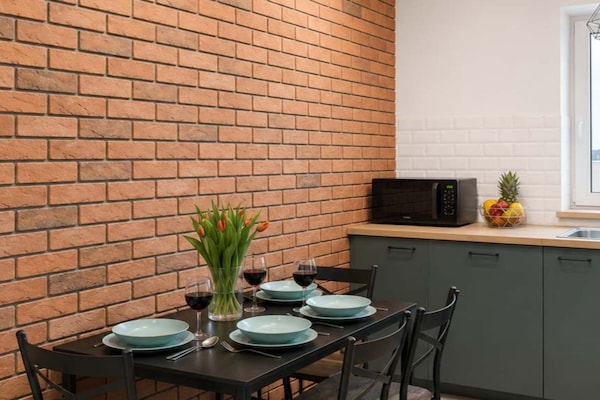 Foto van Moderne romantische burgervakantie - Vakantiehuis in Łódź - DiningRoom