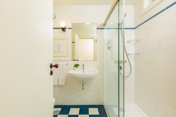 Foto van Ruim appartement met 4 slaapkamers in Porto - Vakantiehuis in Oporto - BathRoom