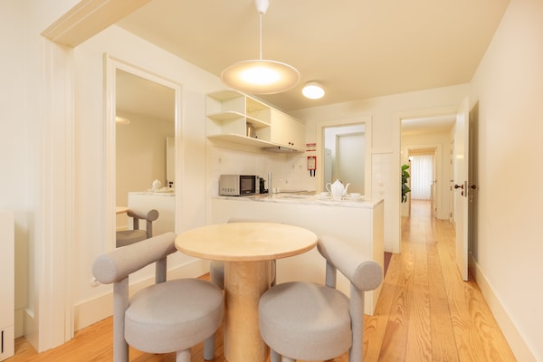 Foto van Ruim appartement met 4 slaapkamers in Porto - Vakantiehuis in Oporto - DiningRoom