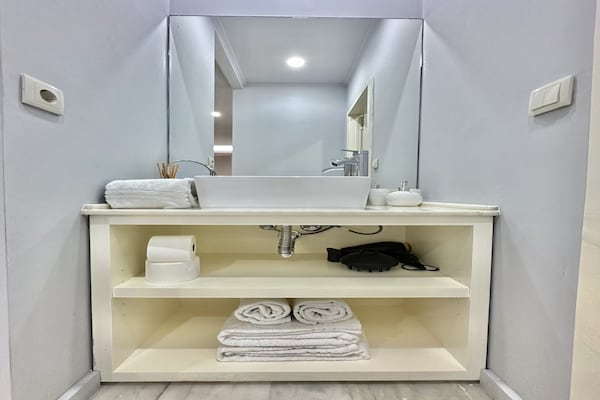 Foto van Charmante moderne studio in Porto - Vakantiehuis in Oporto - BathRoom