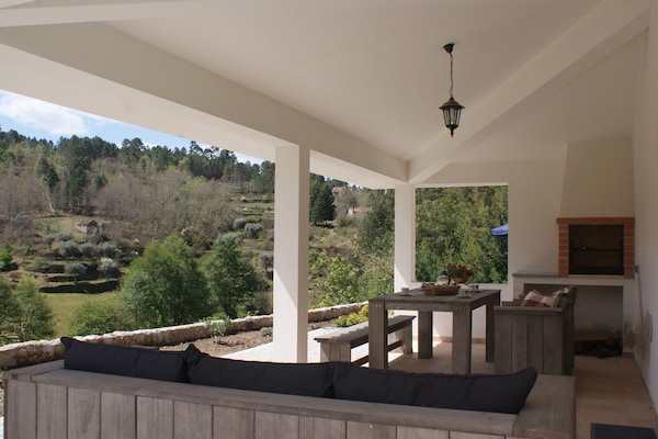 Foto van Vakantiehuis in Covas met Zwembad en Natuur - Vakantiehuis in Covas - TerraceBalcony