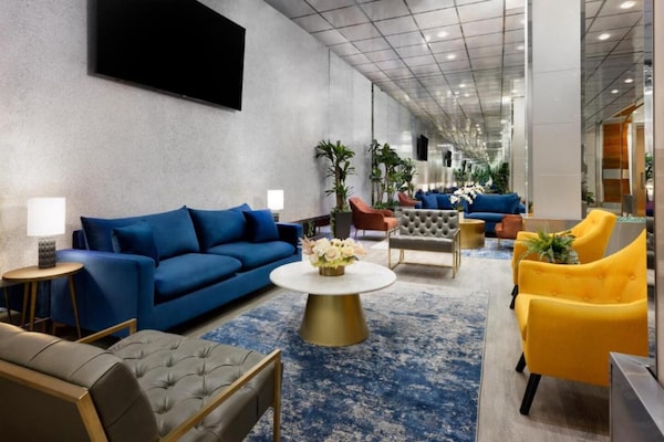 Foto van Toegankelijk comfort|Queensize bed |Times Square - Vakantiehuis in New York - FloorPlan