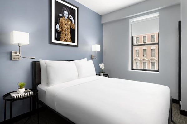 Foto van Toegankelijk comfort|Queensize bed |Times Square - Vakantiehuis in New York - BedRoom